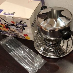 New- Trudeau 11pc Fondue Set